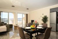 Apartamento con balcón