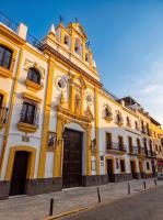 NEW! Designer flat with private patio in Triana - B&B Sevilla
