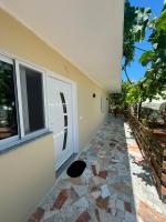 Klaudio's Guesthouse - Ferienwohnung Saranda