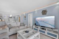 313 - Dazzling Oceanfront 2/2 - B&B New Smyrna Beach