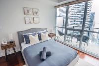 3BR Urban Gem with Scenic Balcony Views - B&B Toronto