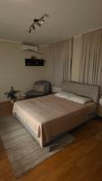 Apartman L&P - Free private parking - Ferienwohnung Novi Sad