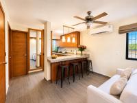 Ocean Breeze Condo 1 block F beach - B&B Cabo San Lucas