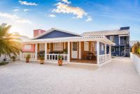 Casa com 4 quartos à 200 m da praia c/ churrasqueira - B&B Palhoça