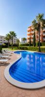 Beach & Sea Apt, Fast WIFI, Airco, Private Parking and Pool - B&B Portimão