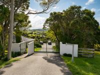 Pine Grove Retreat - B&B Auckland