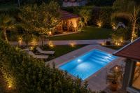 Sea Breeze & Nature villa, with heated pool and garden retreat - Bed and Breakfast Kremastí