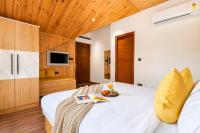 ELIVAAS Signature Kosh Villa with Private Balconies & Panoramic 360 Mountain Views - B&B Kasauli