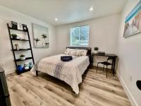 Convenient LA Suite Near USC Private Bath Fast Wifi Free Laundry Ideal for Long Term - Bed and Breakfast Los Angeles
