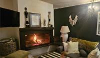 The Lily House Hermanus - Central Private Cottages - B&B Hermanus