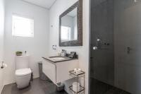 Luxury Villa, Ocean and Mountain Views, Family Friendly, Pool - Jo Leo Camps Bay - B&B Città del Capo