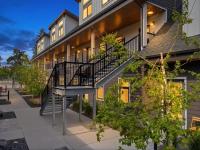 Cozy 3BR Mountainside Haven Near Banff - B&B Canmore