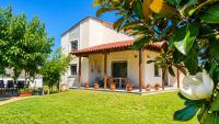 Isidoros House - B&B Keramotí