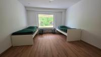 4 Rooms, big parking place, highspeed Wifi, Washing Machine, Dryer - fully equipped - B&B Bielefeld