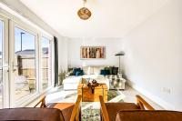 4-Bed Contractor Home, Parking, Luton Airport - B&B Luton