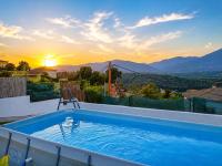 Ca la Nena Morena - Casa con piscina privada, jardín y vistas al Montseny - Chambres d'hôtes Vallgorguina