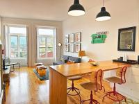 Full of light and color at the best spot in town - B&B Porto