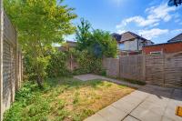 3-Bedroom House with Parking near Heathrow & Elizabeth Line Station - Ferienwohnung Hayes