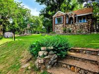 Historic Stone Cottage with River view and Fire Pit - Bed and Breakfast Hardy