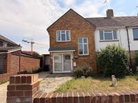 Modern 4BR House in Windsor, Parking and Garden - Bed and Breakfast Dorney