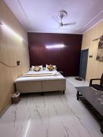 S Pal Palace --Walk in Nizamuddin Railway Station - B&B Nueva Delhi