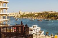 Azure - Sea Front - Sliema Ferries - Private Jacuzzi - B&B Sliema