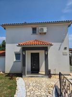 Villa Carnizza - private villa with pool and jacuzzi - B&B Krnica
