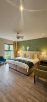 Double or Twin Room with Mountain View