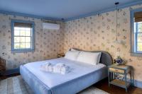 The Nicholas Carriage King Suite - Walk to King - B&B Charleston