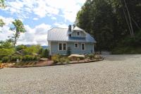 Sweet Retreat Creekside Cottage in Bryson City! - Bed and Breakfast Bryson City
