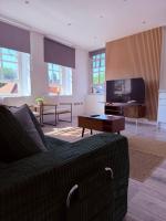Green Haven, Cozy 2 Bed Apts, park view, family retreat and contractors - B&B Wolverhampton