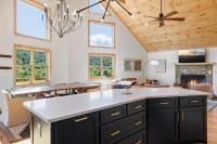 Modern Mountain Retreat I Hot Tub Views Game Room - B&B Beech Mountain