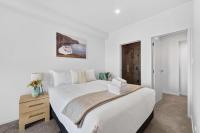 Sunny 3BR Retreat Browns Bay Beach Zodiak Stays - Ferienwohnung Auckland