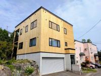 The Box House - B&B Furano