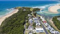 Boronia Beach House Three - 650m to the headland - Chambres d'hôtes Sawtell