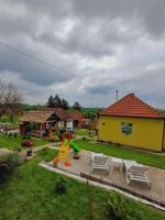 Čajića avlija pool house - B&B Obrenovac