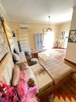 Estudio con vistas al jardín