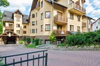 Two-Level Apartment with Parking Near Downtown by Noclegi Renters - Ferienwohnung Karpacz