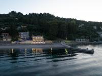 Beachfront Achillion Bay Villa in Corfu - B&B Gastoúri