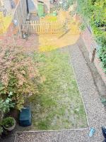 Doncaster Home Sleeps 9 - 3BR, Netflix & Quick Station Access - B&B Doncaster