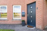 Hopefield House - 4 Bed Family Home with Garden and Free Parking, Sleeps 8, Portrush - B&B Portrush