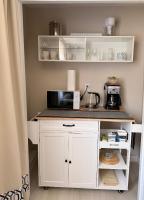 Quiet 2BR Retreat - In-Unit WD - Free Beach Pass - Ferienwohnung Osterville