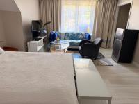 Quiet 2BR Retreat - In-Unit WD - Free Beach Pass - Ferienwohnung Osterville