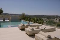 Celestial Villas, Heated Pools, Walk to Shops & Dining, by ThinkVilla - B&B Pérama
