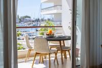 Elegant Marina View T2 Apartment- The Moorings - Bed and Breakfast Lagos