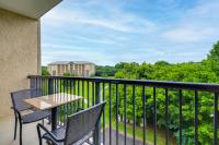 Mtn Views, Pool Access! Walkable Gem Near Parkway - Chambres d'hôtes Pigeon Forge