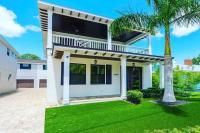 Beach Downtown-Family & Pet Friendly-Balcony & Garage-10 Acre Park with Pickleball, Tennis & Basketball-Lido Beach-Opera-Symphony-St Armands Circle - B&B Sarasota