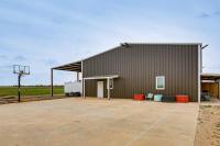 9 Mi to Dtwn: Barndominium in Lubbock - B&B Lubbock