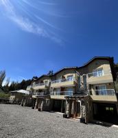 Deptos De la Cascada I Con la Mejor Vista de San Martín - Ayres del Bosque Alojamientos - Ferienwohnung San Martín de los Andes