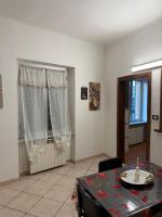 Modern three room apartment in Genoa 5 min to the airport - Ferienwohnung Genua